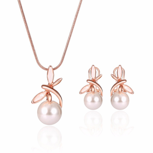 Fashion Pearl Necklace Earrings Set